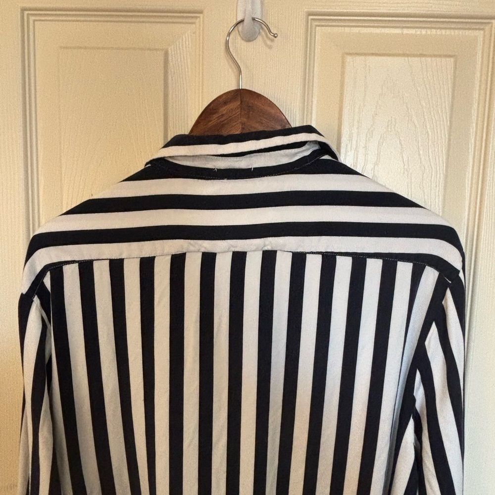Denim and Flower Navy & White Striped Poplin Button down Shirt blouse - Picture 5 of 5